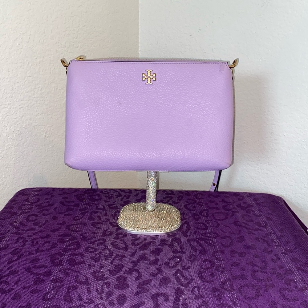 Tory Burch MERCER PEBBLED ZIP CROSSBODY